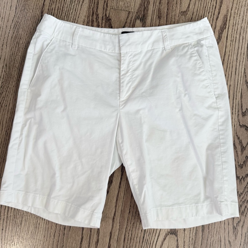 J Crew Women’s White Bermuda Shorts size 8